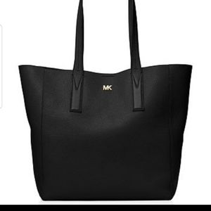 COPY - Michael Kors Junie Large Pebbled Leather T…